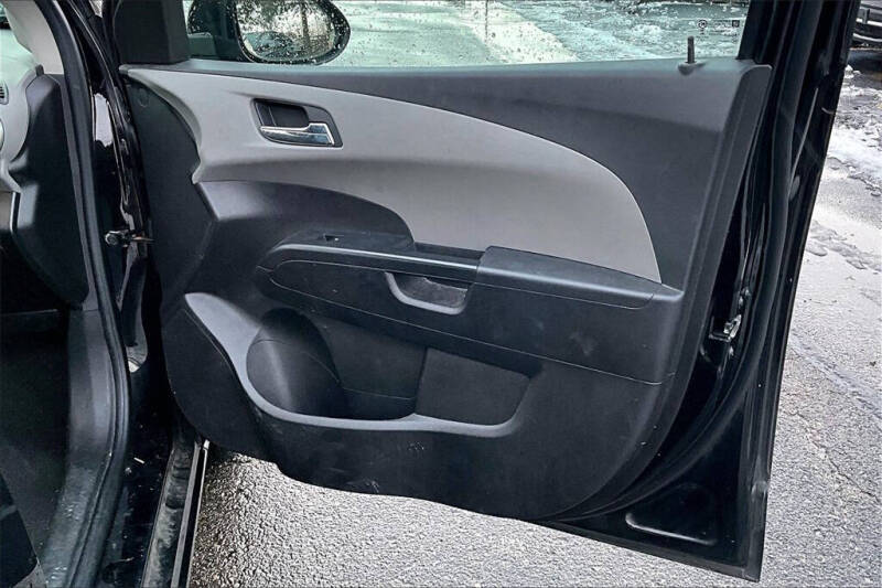 2016 Chevrolet Sonic LT Auto