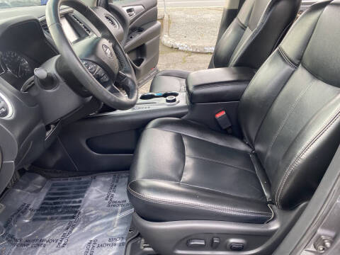 2017 Nissan Pathfinder SL