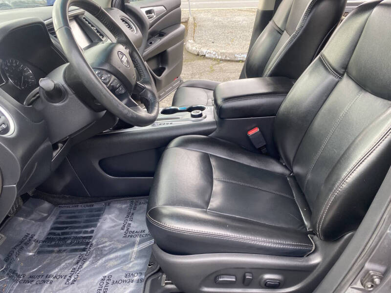 2017 Nissan Pathfinder SL