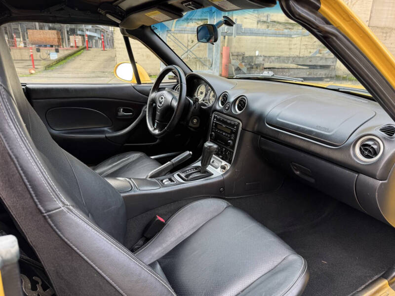 2002 Mazda MX-5 Miata SE