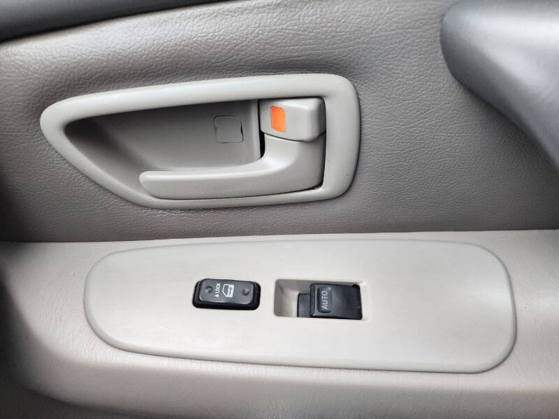 2006 Toyota Sequoia SR5