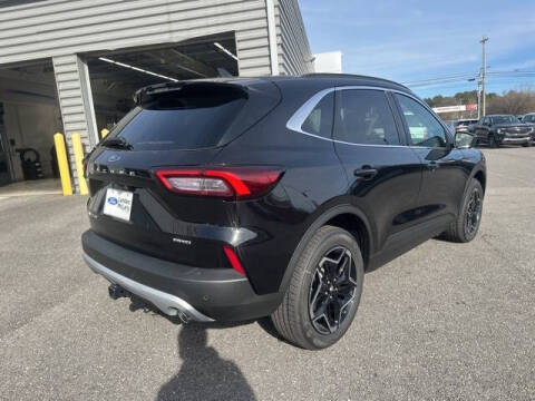 2026 Ford Escape Platinum