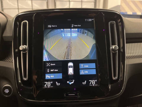 2022 Volvo XC40 T5 R-Design