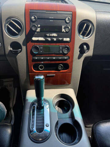 2005 Ford F-150 Lariat