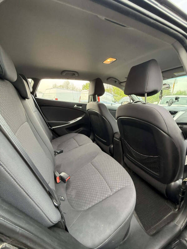 2014 Hyundai Accent SE