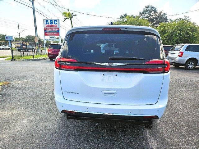2024 Chrysler Pacifica Touring