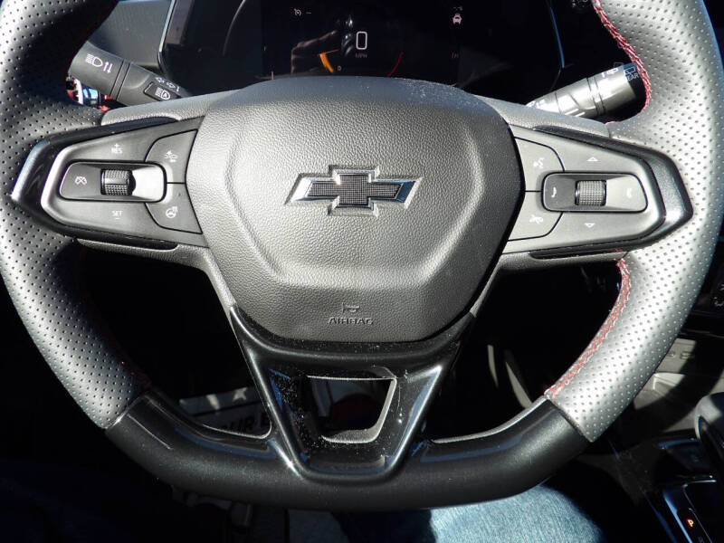 2025 Chevrolet Trax RS