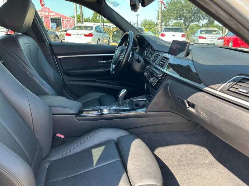 2018 BMW 3 Series 330i