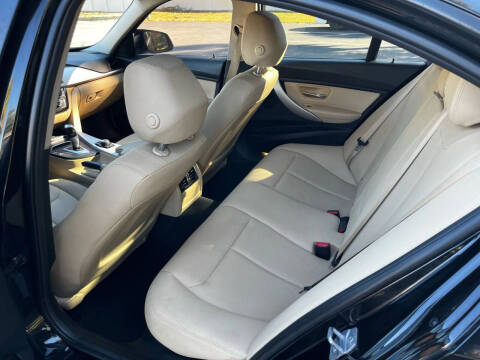 2018 BMW 3 Series 320i