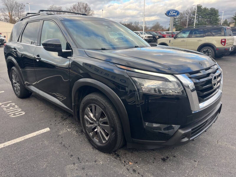 2023 Nissan Pathfinder SV