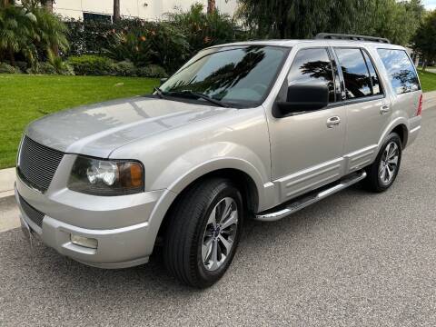 2005 Ford Expedition for sale at Donada  Group Inc in Arleta CA