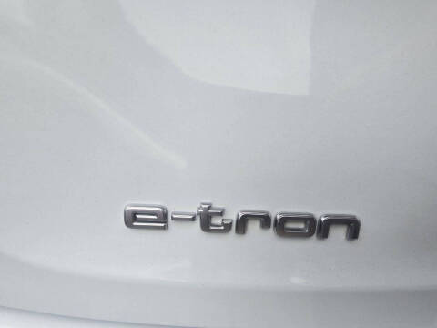 2019 Audi e-tron quattro Premium Plus
