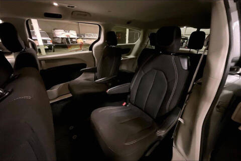 2024 Chrysler Voyager LX