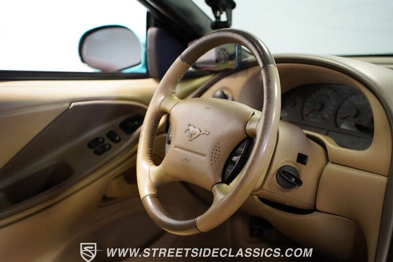 2004 Ford Mustang GT Deluxe