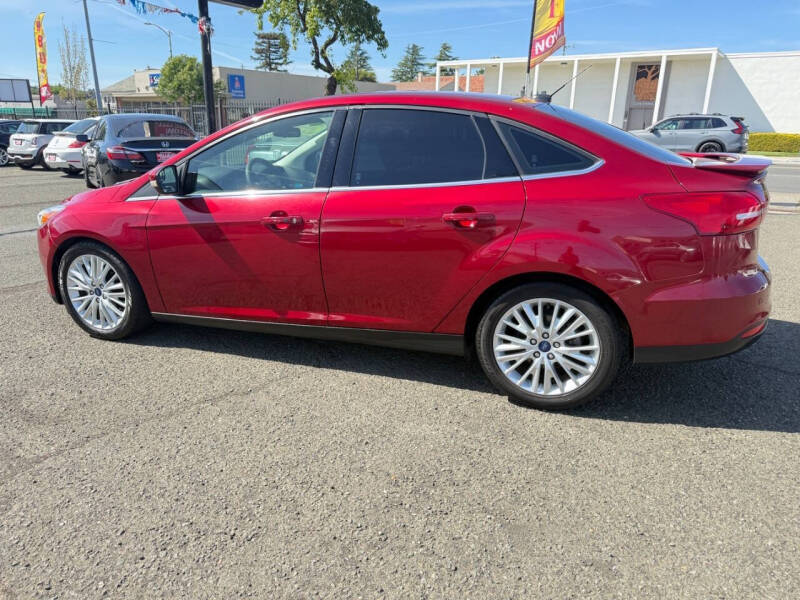 2017 Ford Focus Titanium