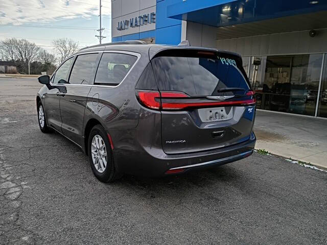 2022 Chrysler Pacifica Touring L