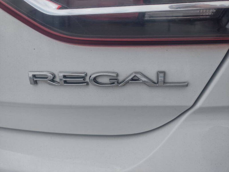 2018 Buick Regal Sportback Essence