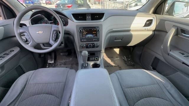 2017 Chevrolet Traverse LS