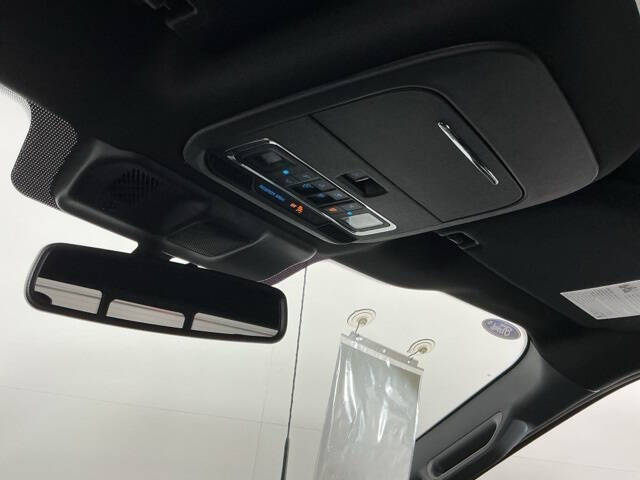 2025 Ford F-150 Lightning Platinum