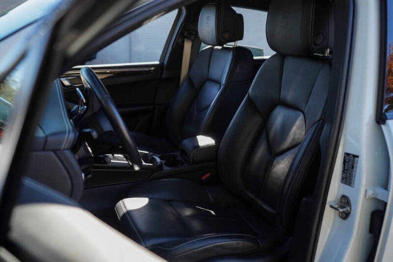 2023 Porsche Macan S