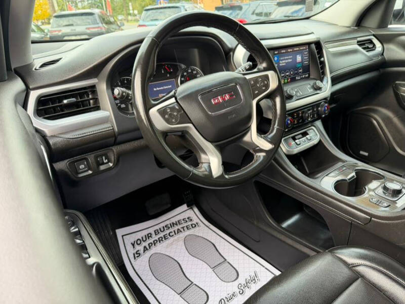 2023 GMC Acadia SLT