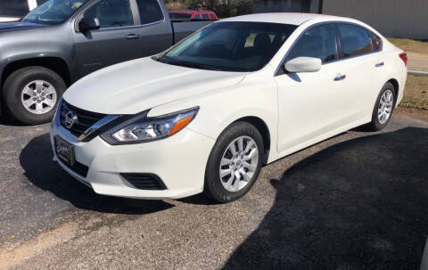 2017 Nissan Altima for sale at Super Advantage Auto Sales in Gladewater TX