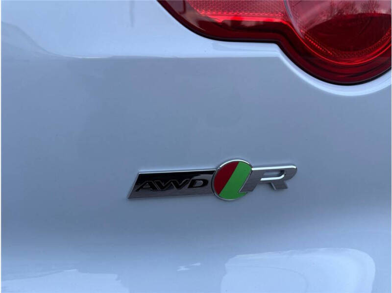 2017 Jaguar F-TYPE R