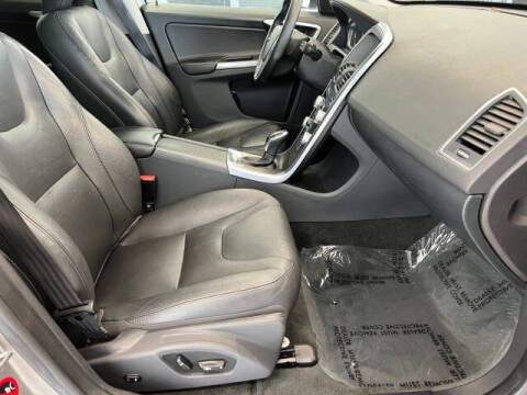 2016 Volvo XC60 T6 Drive-E