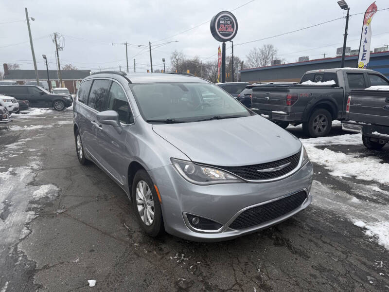 2017 Chrysler Pacifica Touring-L