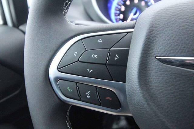 2026 Chrysler Voyager LX