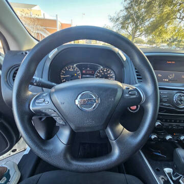 2019 Nissan Pathfinder S