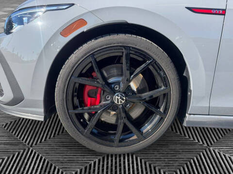 2024 Volkswagen Golf GTI 380 SE