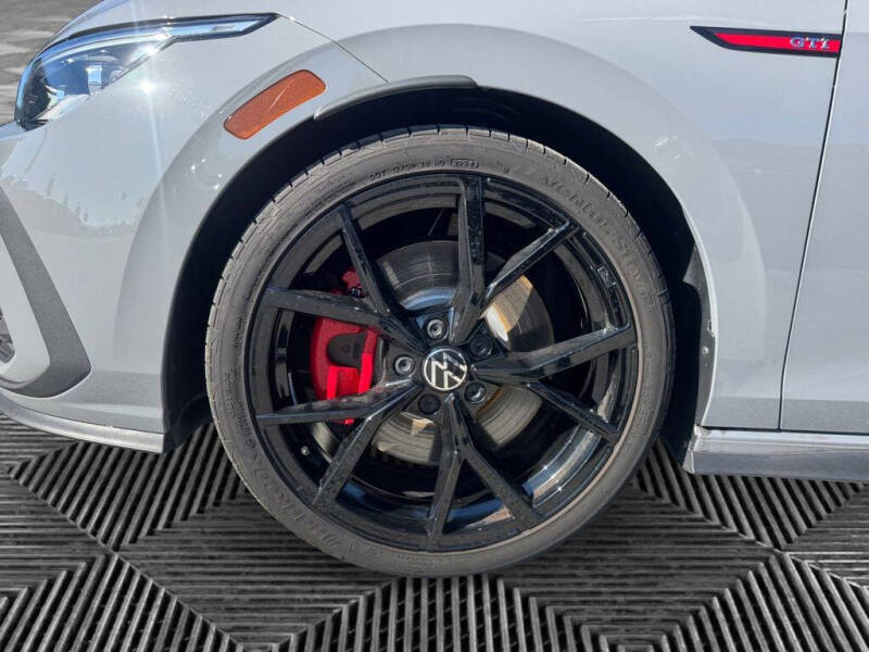 2024 Volkswagen Golf GTI 380 SE