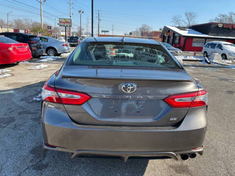 2020 Toyota Camry SE