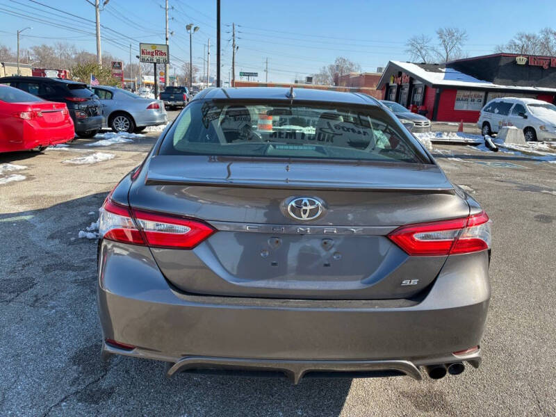 2020 Toyota Camry SE