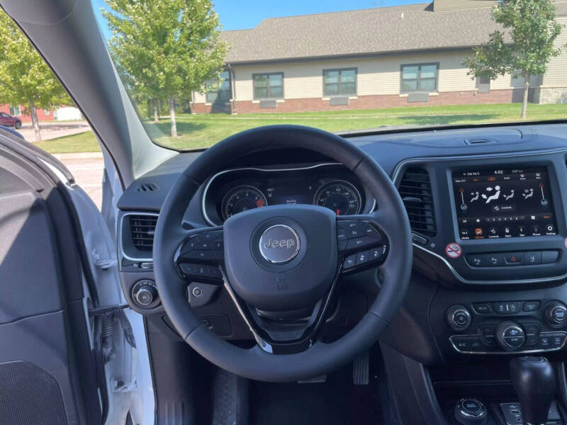 2023 Jeep Cherokee Altitude Lux