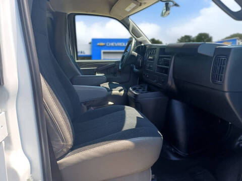 2025 Chevrolet Express 2500
