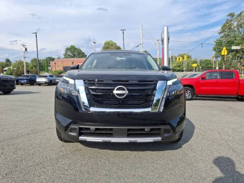 2025 Nissan Pathfinder SL