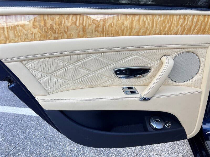 2014 Bentley Flying Spur 23