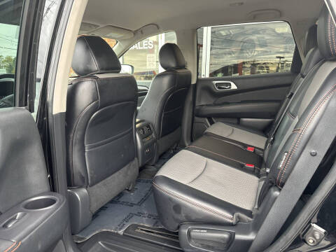 2020 Nissan Pathfinder SV