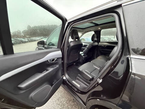 2016 Volvo XC90 T5 Momentum