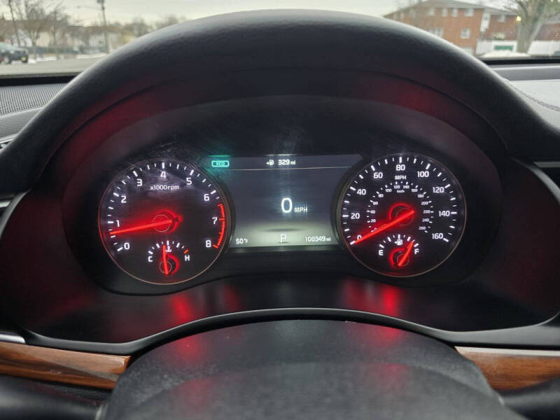 2017 Kia Cadenza Technology