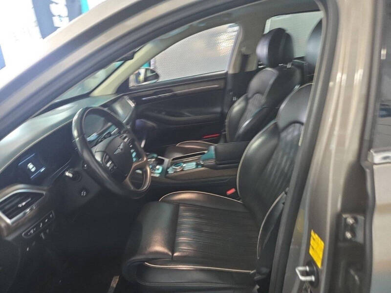 2020 Genesis G90