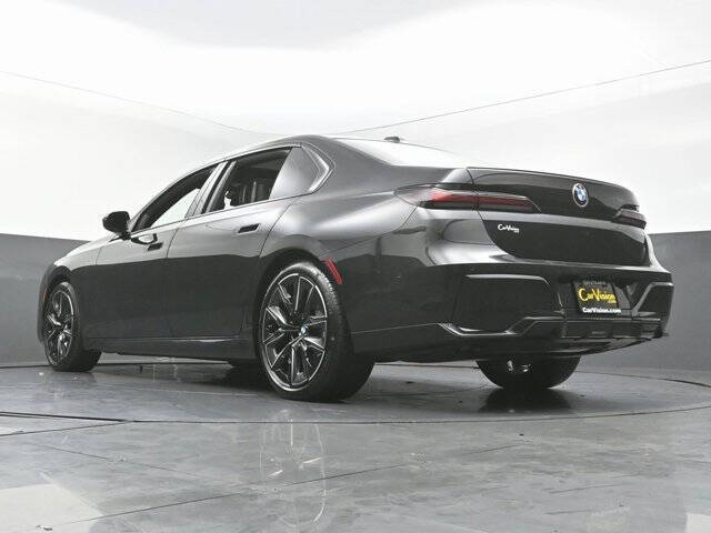 2023 BMW 7 Series 740i