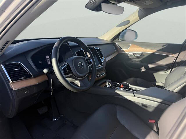 2024 Volvo XC90 B5 Plus Bright Theme