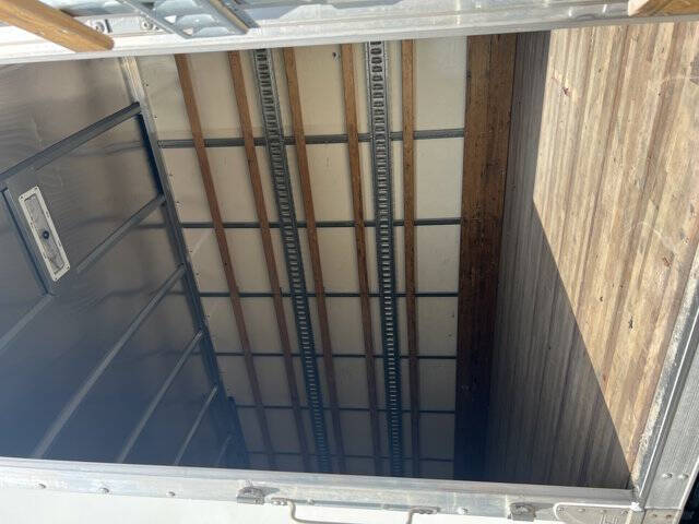 2019 Freightliner M2 106