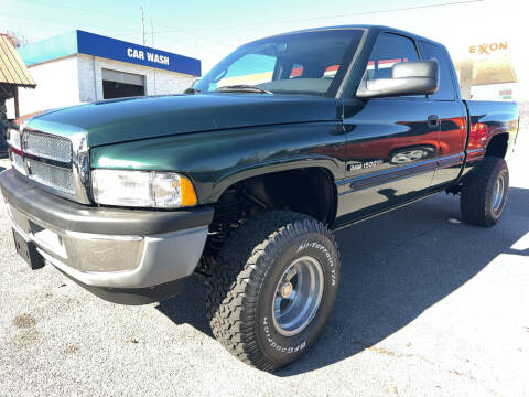 2001 Dodge Ram 1500 for sale at tazewellauto.com in Tazewell TN