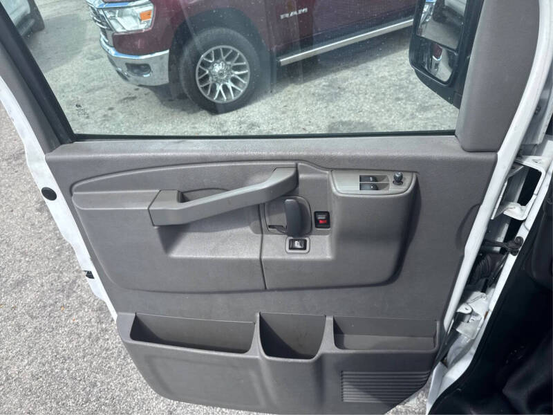 2023 GMC Savana 2500