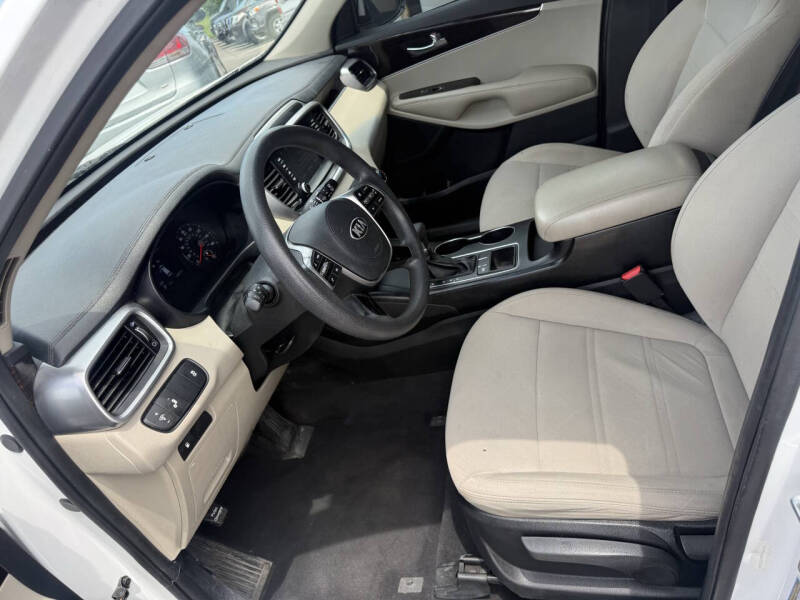 2019 Kia Sorento LX