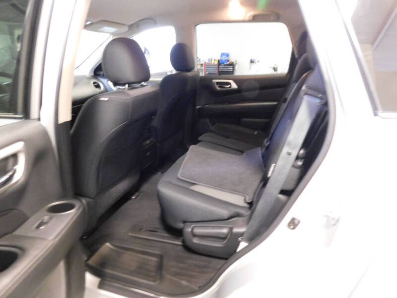 2019 Nissan Pathfinder SV